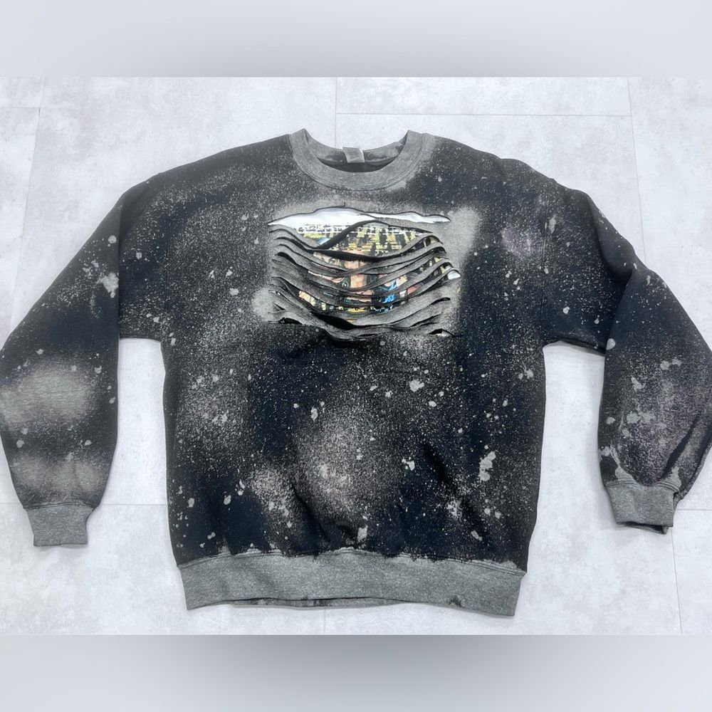 Gildan Hocus Pocus Bleach Splatter Shredded‎ Sweatshirt Sz Large Gray Vintage